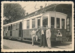 1930 A Fogaskerekű Vasút A Széchenyi-hegyi Végállomásnál A Személyzettel, Fotó, 6×9 Cm - Sonstige & Ohne Zuordnung