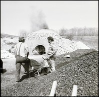 1983 Piliscsév, Mészégetők, 13 Db Professzionális Minőségű, Szabadon Felhasználható, Vintage Negatív, 6x6 Cm - Sonstige & Ohne Zuordnung