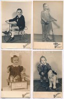 ** 15 Db RÉGI Fotóképeslap Gyerekekről és Játékokról: Mosoly Albuma / 15 Pre-1945 Photo Postcards With Children And Toys - Ohne Zuordnung
