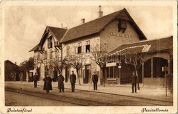 T3 1930 Balatonfüred, Vasútállomás, Vasutasok (gyűrődés / Crease) - Ohne Zuordnung