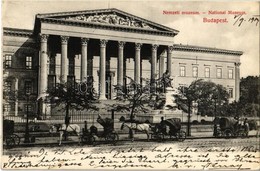 T2/T3 1909 Budapest VIII. Nemzeti Múzeum, Lovaskocsik. Divald Károly (kis Szakadás / Small Tear) - Non Classificati