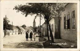 * T2/T3 Hadres, Strasse, Kirche / Street, Church. Foto-Technik A. Stefsky - Ohne Zuordnung