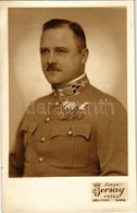 ** T1/T2 Magyar Katonatiszt Kitüntetésekkel / Hungarian Military Officer With Medals. 'Color' Borsay Foto, Photo - Non Classés