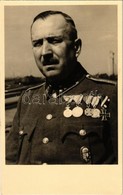 * T1/T2 1941 Budapest, Vitéz Bende Adolf Százados Kitüntetésekkel / WWII Hungarian Military Captain With Medals. Photo - Non Classificati