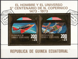 Bf.70A Guinea Equatoriale 1973 L'Uomo E L'Universo 500th Anniv. Copernico Oro Gold Copernicus Perf. - Africa