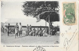 Casamance Sénégal - Femmes Nettoyant Un Séko D'arachides à Ziguinchor - Carte N° 12 - Senegal