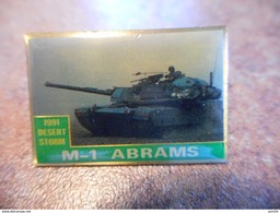A037 -- Pin's M-1 Abrams - Militares