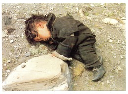 CPM       PETIT ENFANT NOMADE  TIBETAIN ENDORMI SUR LA ROUTE - Tibet
