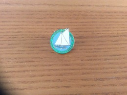 Pin's "Pdt PIERRE MALLET - BAC à VOILE DU BASSIN D’ARCADHON" (voilier) - Sailing, Yachting