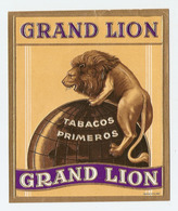ETIQUETTE 9,5 X 11,5 Cm GAUFREE GRAND LION - TABAC - TABACOS PRIMEROS - CIGARE - MAPPEMONDE - Etiketten