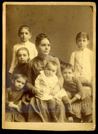 BUDAPEST 1890. Ca. Műkedvelői Fényképészet : Hölgy Hat Gyerekkel Cabinet Fotó  /  Lady With 6 Children Vintage Cabinet P - Autres & Non Classés