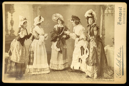 BUDAPEST 1890. Ca. Goszleth : Hölgyek, érdekes Cabinet Fotó  /  Ladies Intr. Vintage Cabinet Photo - Andere & Zonder Classificatie