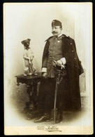 1880. Ca. Katona Tiszt Kutyával, érdekes Cabinet Fotó  /  Officer With Dog Intr. Vintage Cabinet Photo - Andere & Zonder Classificatie