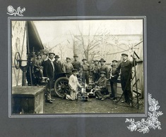 1910-20. Ca. Automobil, Motor Szerelő, érdekes Fotó , Képméret 18*13cm - Autres & Non Classés