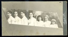 SZOLNOK 1910. Ca. Szigeti : Lányok , érdekes Cabinet Fotó, Műtermes Verso  /  Girls Intr. Vintage Cabinet Photo Studio V - Andere & Zonder Classificatie