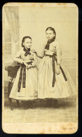 SZÉKESFEHÉRVÁR 1860. Ca. Schmidt : Lányok, Ritka Visit Fotó  /  Schmidt: Girls Rare  Visit Photo - Other & Unclassified
