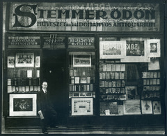 BUDAPEST Stemmer Ödön Antikvárium, Régi Fotó 22*18 Cm  /  Ödön Stemmer Antique Shop Vintage Photo - Autres & Non Classés