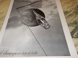 ANCIENNE PUBLICITE DANS LE MONDE ENTIER  PERRIER 1935 - Perrier