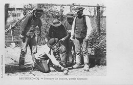 29 BEUZEC-CONCQ JOUEURS DE BOULES  PARTIE DISPUTEE RARE SUR DELCAMPE - Beuzec-Cap-Sizun