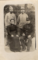 CPA 2751 - MILITARIA - Carte Photo Militaire - Soldats & Femme D'une Même Famille - Personaggi