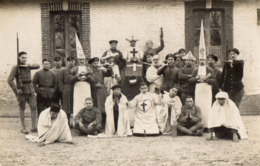 CPA 2752 - MILITARIA - Carte Photo Militaire - Un Groupe De Tankistes Du 551 ème RCC ¨ Le Père - Cent ¨ ( Rare ) - Personaggi