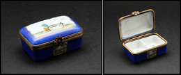 Boîte En Porcelaine De Limoges, Cerclage Et Boucle Bronze, Décor Bleu-roi Avec "Canard" Peint Main, 2 Comp., 55x34x30mm. - Stamp Boxes