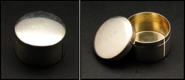 Distributeur Argent Monogrammé "RES", Signé "Udall Et Ballou", Diam.46mm, H.30mm. - TB - Stamp Boxes