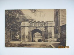 GATEWAY LINLITHGOW PALACE , OLD POSTCARD   , O - West Lothian