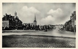 - Depts Div-ref-AM190- Nord - Marcoing - Place De L Hotel De Ville - Monument Aux Morts - Carte Bon Etat - - Marcoing