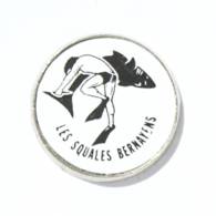 Pin's LES SQUALES BERNAYENS - Bernay (27) - Plongeur Et Requin - Zamac - I621 - Plongée