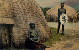 SUDAFRICA , TARJETA POSTAL NO CIRCULADA  , ZULU WARRIOR ABOUT TO PROPOSE , TEMA ÉTNICO , TRIBAL , ETNICAL - Afrique