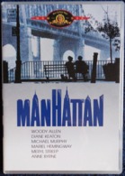 MANHATTAN - Woody Allen / Diane Keaton / Meryl Streep . ( Attention VO ) . - Drame