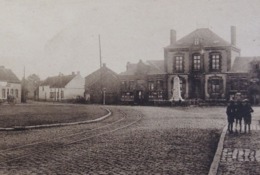 Baisieux Coin De La Place - Quiévrain