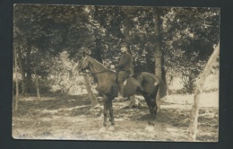 Trouvé à Tauxigny (37 )  Cpa Photo  Militaire Sur Un Cheval , Non Identifié -  Obe3310 - Caserme