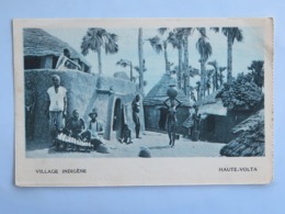 C. P. A. : BURKINA FASSO , Haute Volta : Village Indigène, Animé - Burkina Faso