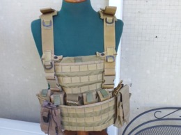 Tactical Vest Desert Tipo US Army Con Accessori - Ausrüstung