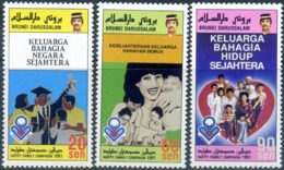 Brunei 1991 S#433-435 Happy Family Campaign MNH Heart Love - Brunei (1984-...)