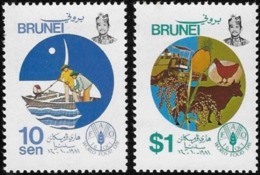 Brunei 1981 S#271-272 World Food Day MNH Boat Agriculture Cow Chicken Rice - Brunei (1984-...)