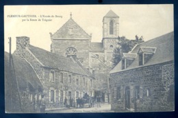 Cpa Du 22  Pleumeur Gauthier L' Entrée Du Bourg Par La Route De Tréguier   --   Près De Pleubian   LZ103 - Pleubian