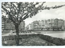 Etterbeek Place Du Roi Vainqueur ( Pliure à Gauche !!! ) - Etterbeek