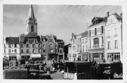 02-CHAUNY- PLACE DE L'HÔTEL DE VILLE - Chauny