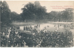 PORTO NOVO -  Indigènes Devant L'Hôtel Du Gouverneur - Benin