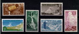 Ref 1328 - 1960 - 1966 New Zealand Definatives Mint Stamps - Neufs