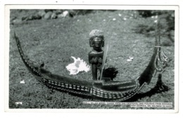 Ref 1328 - Real Photo Postcard - Shell Inlaid Canoe San Cristoval - British Solomon Islands - Solomon Islands