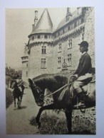 POMPADOUR, Cavaliers Sur Les Terrasses Du Château. - Arnac Pompadour