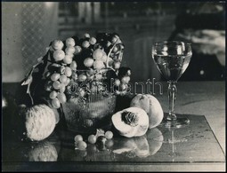 Cca 1944 Unghváry Iván (?-?) Budapesti Fotóművész Hagyatékából, Jelzés Nélküli Vintage Fotóművészeti Alkotás (alma, Szől - Andere & Zonder Classificatie