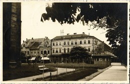 T2 1940 Beszterce, Bistritz, Bistrita; Utcakép Bevonuláskor / Street View, Entry Of The Hungarian Troops. Photo + '1940  - Unclassified