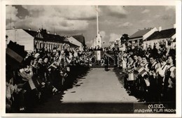 T2 1940 Gyergyószentmiklós, Gheorgheni; Bevonulás / Entry Of The Hungarian Troops + 'Gyergyószentmiklós Visszatért' So.  - Non Classés