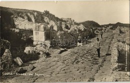 ** T2 Ostia, Strada Dei Sepolcri / Road, Ruins - Zonder Classificatie