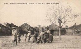 ** T1/T2 Dakar, Dans Le Village / Indigenous Village, Folklore - Unclassified